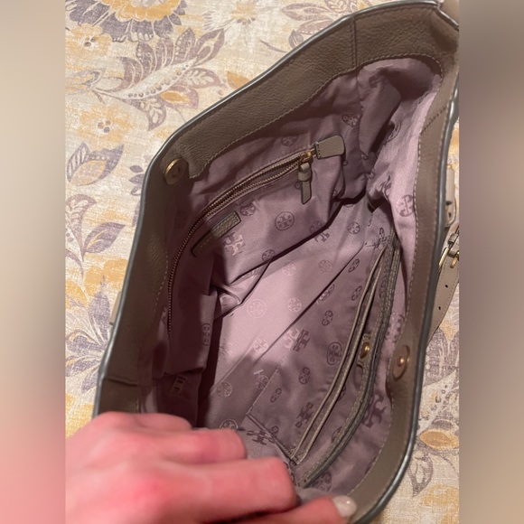 ******** Tory Burch Purse 👛 - Picture 3 of 5